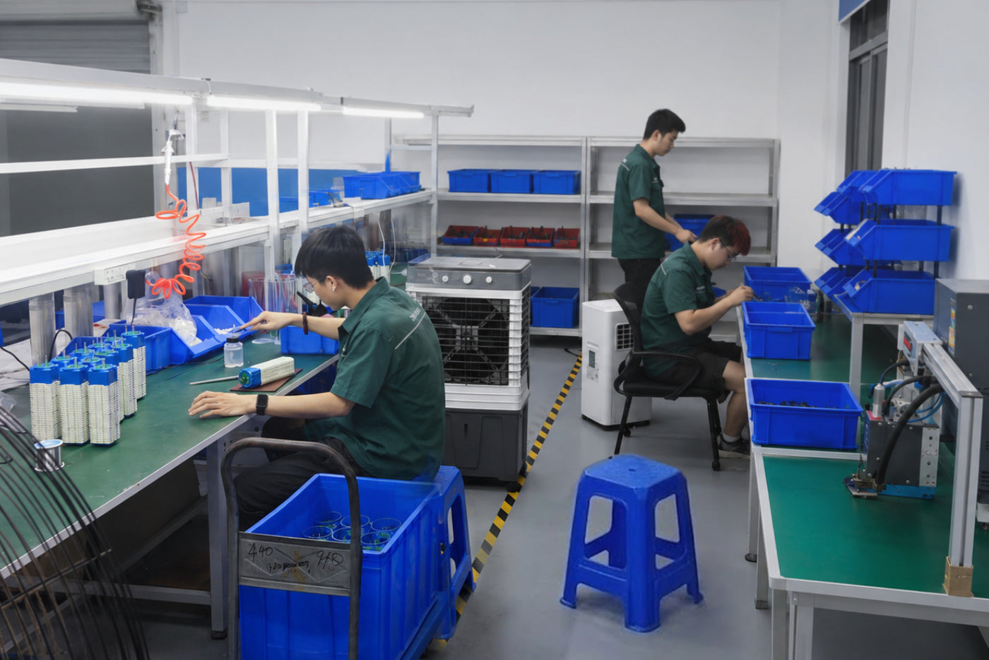 ZHIXIANG team working together